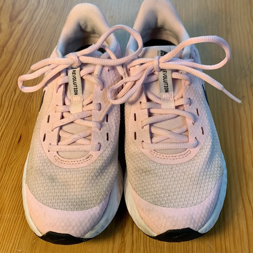 Nike Revolution Sneakers Girls